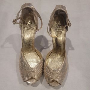 Adrianna Papell Gold size 10